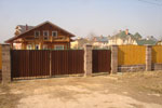 деревянные ворота и калитка фото с массивными столбами (картинка №50)